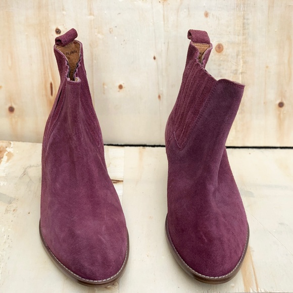 NEW! Urban Outfitters Boots - Picture 1 of 2